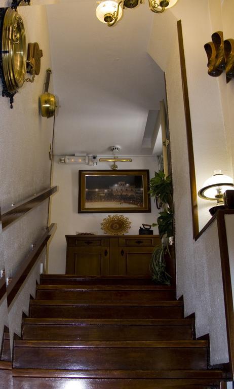 Hostal Navasfrias Salamanca Exteriör bild